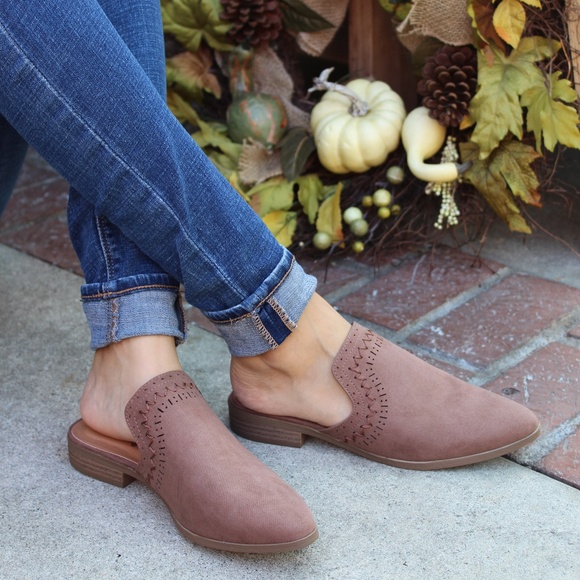 Shoes - 🚨LAST PAIR//The Meadow// Nutmeg Mule/Flat